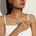 Set 4 τεμαχίων Σκουλαρίκια, Κολιέ και Δαχτυλίδι Christmas