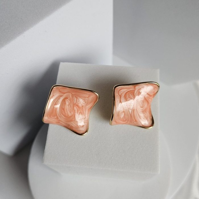 Σκουλαρίκια Κουμπωτά Ασύμμετρα - Ροζ - Image 2