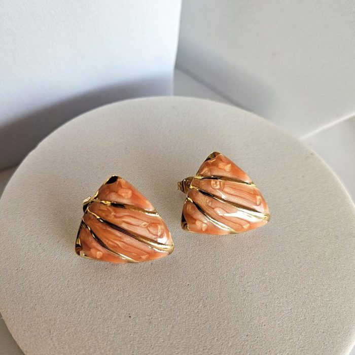 Σκουλαρίκια Κουμπωτά Τρίγωνα Soft Cut - Κοραλί - Image 2