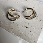 Σκουλαρίκια Κουμπωτά Half Circle - Δίχρωμο