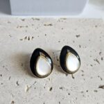 Σκουλαρίκια Κουμπωτά Με Πέτρα Οβαλ - Μαύρο - Image 2