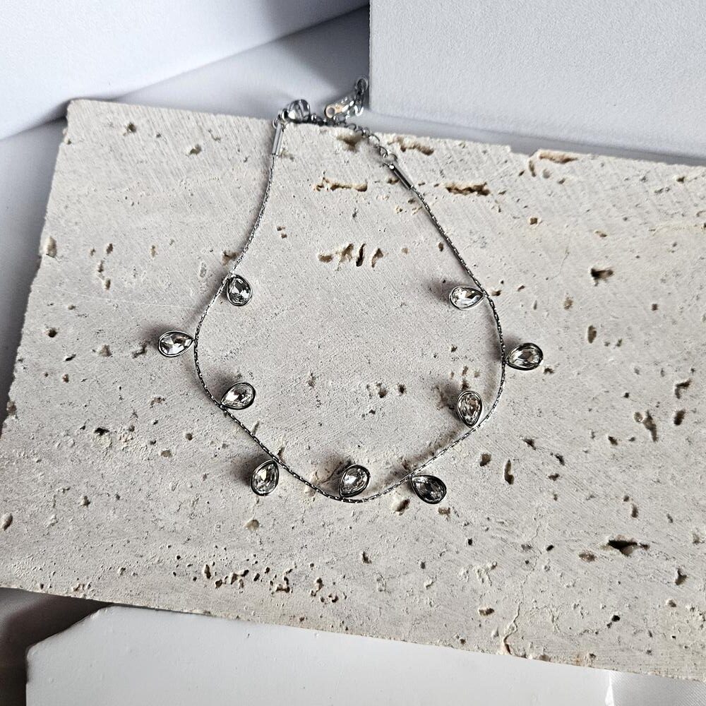 gunaikeia-vraxiolia-podiou-atsali-kosmima-online (2) Βραχιόλι Ποδιού Με Διάφανες Πέτρες - Ασημί - Image 1