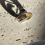 Δαχτυλίδι Ρυθμιζόμενο Circle Spin Χρυσό με Ασημί Περίγραμμα - Image 2