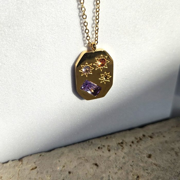 Κολιέ Πλακέτα Χρυσή με Ροζ Μωβ Λεπτομέρειες - Χρυσό - Image 2