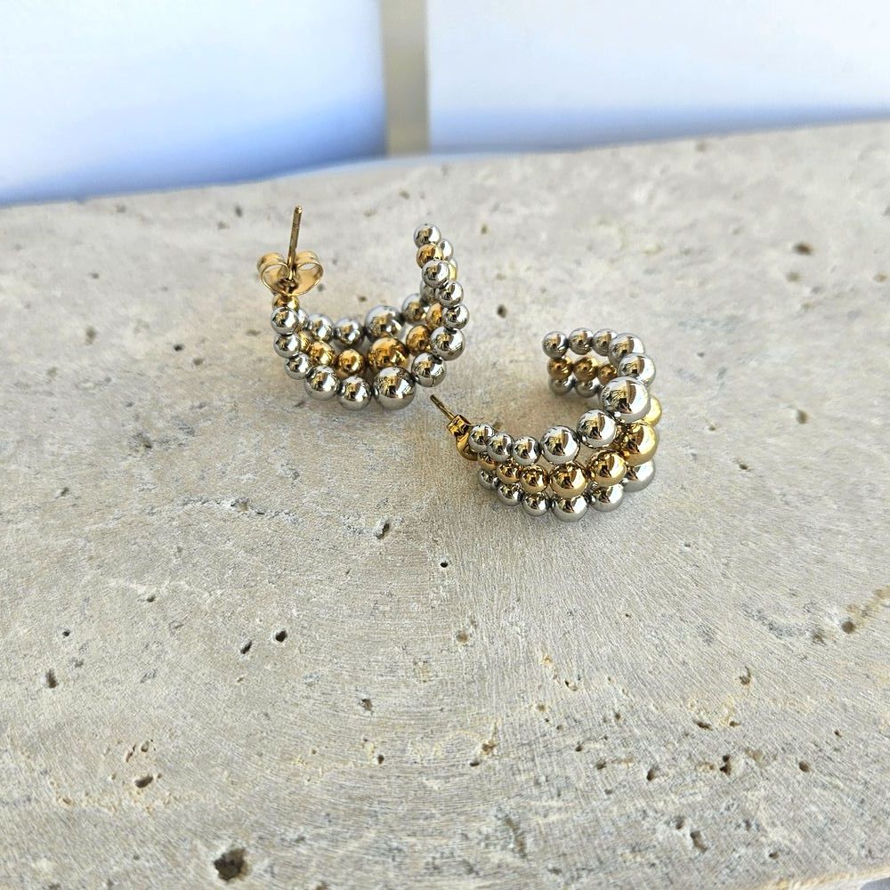 SKOULARIKIA-GUNAIKEIA-ATSALINA-KOSMIMA-ONLINE (22) Σκουλαρίκια Kουμπωτά Mini Pearls - Δίχρωμα - Image 1