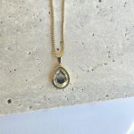 Κολιέ με Διάφανο Πετράδι - Χρυσό - Image 2