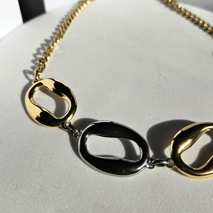 Κολιέ με Αλυσίδα και Ασύμμετρους Κύκλους - Δίχρωμο - Image 2