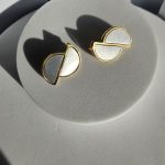 Σκουλαρίκια Κουμπωτά Half Circles - Δίχρωμα