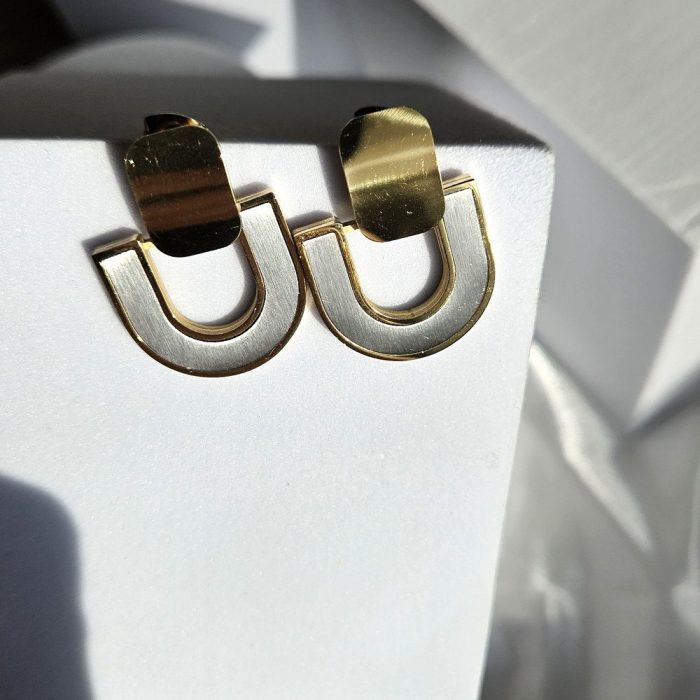 Σκουλαρίκια Κουμπωτά U- Δίχρωμο - Image 2