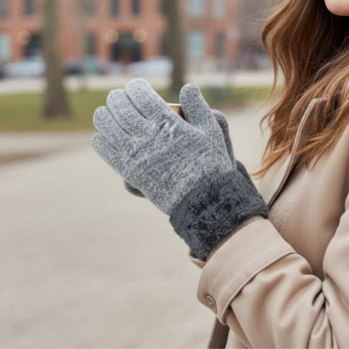 Γυναικεία Γάντια Χνουδωτά με Γουνάκι στο Καρπό - Γκρι - Image 2