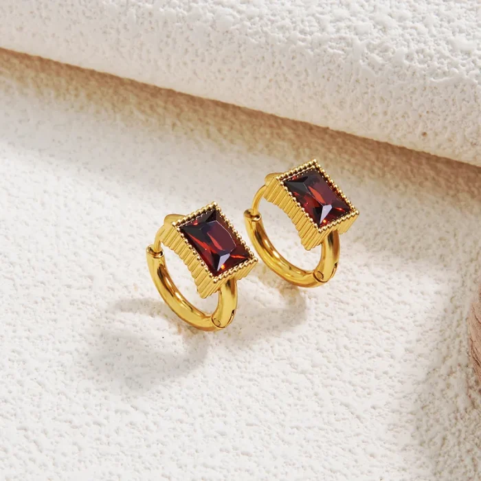 Σκουλαρίκια Κρικάκια με Κόκκινη Πέτρα - Χρυσό - Image 3