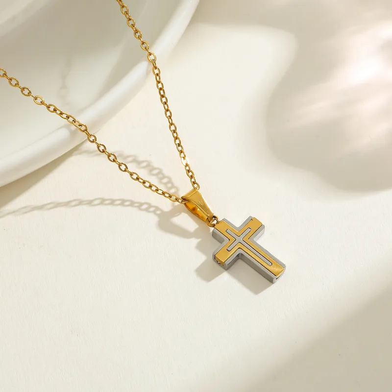 gunaikeio-kolie-atsalino-xriso-asimi-kosmima-online (104) Κολιέ Λεπτή Αλυσίδα Σταυρός - Δίχρωμο - Image 1