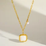 Κολιέ Αλυσίδα με Τετράγωνο Μενταγιόν από Λευκή Πέτρα Frame - Χρυσό