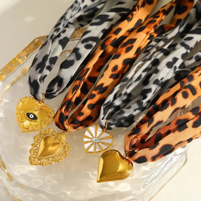 Κολιέ Απρόμαυρη Bandana Heart Eye Λευκό - Χρυσό - Image 2