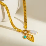 Κολιέ Snake Chain με Τριγωνικό Μενταγιόν και Τιρκουάζ Πέτρα - Χρυσό