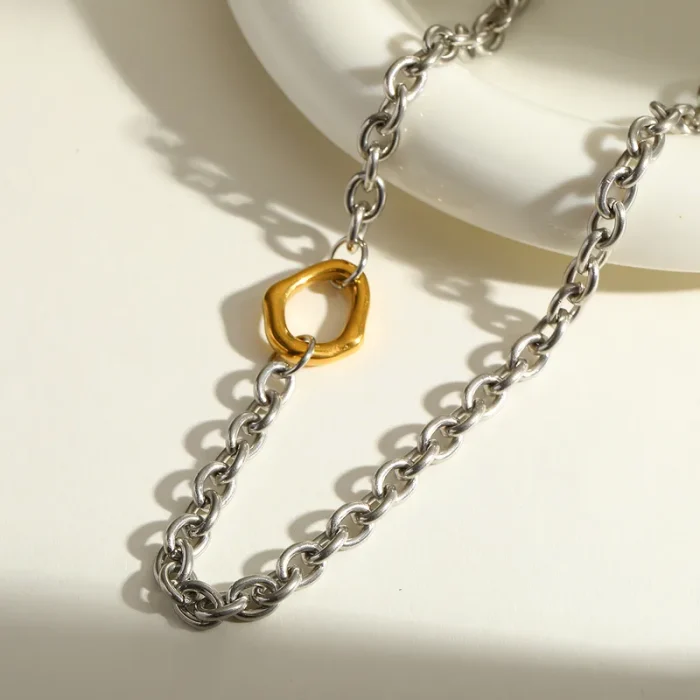 Κολιέ Αλυσίδα με Χρυσό Abstract Κρίκο Core - Δίχρωμο - Image 3