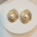 Σκουλαρίκια Κουμπωτά Spiral Sun με Πέρλα - Χρυσό