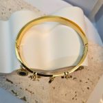 Βραχιόλι Σταθερό Τριπλό με Κρεμαστούς Δίσκους – Χρυσό - Image 2