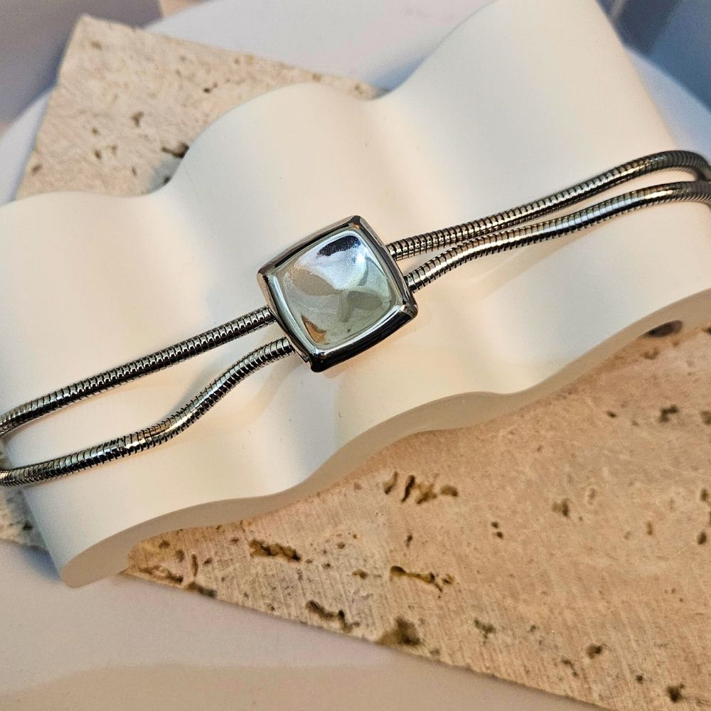 vraxioli-gunaikeio-kosmima-online-atsalino (9) Βραχιόλι Διπλή Αλυσίδα με Τετράγωνη Λεπτομέρεια - Ασημί - Image 1