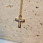 Κολιέ Σταυρός Cornelia με Στρας – Χρυσό