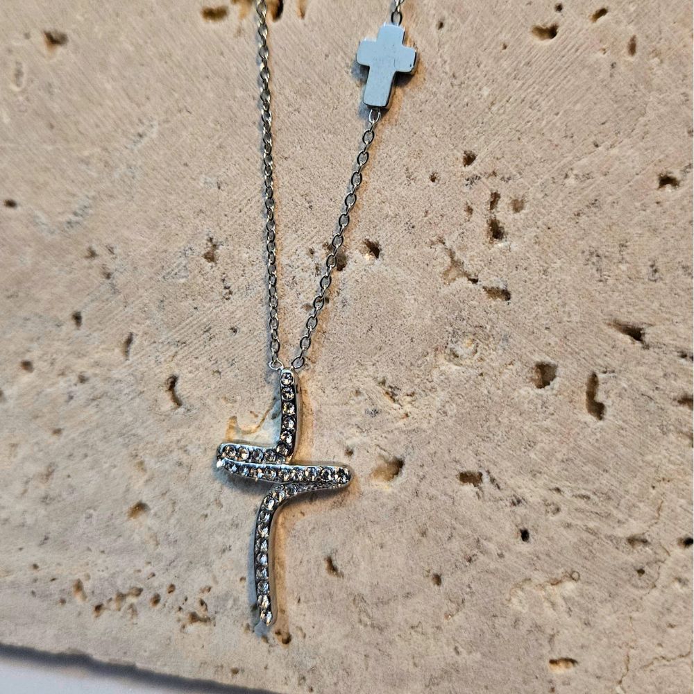 KOLIE-STAVROS-ATSALI-XRISO-ASIMI-KOSMIMA-ONLINE (2) Κολιέ Αλυσίδα Wavy Σταυρός με Στρας - Ασημί - Image 1