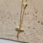 Κολιέ Σταυρός Curvy με Στρας - Χρυσό