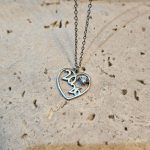 Κολιέ Γούρι 2026 Καρδιά και Ζιργκόν - Ασημί