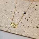 Κολιέ Γούρι 2026 Οβάλ με Στρας και Ματάκι στην Αλυσίδα - Χρυσό