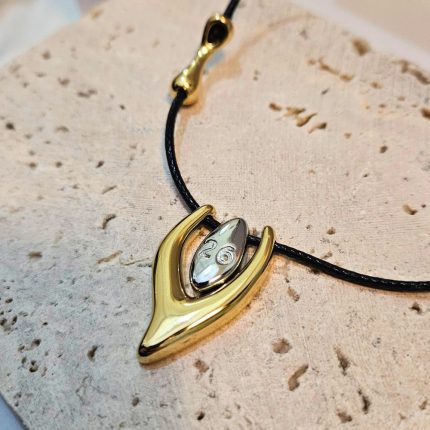 Κολιέ Hug με Κορδόνι και Κομποκρύπτη - Δίχρωμο