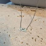 Κολιέ Γούρι 2026 με Στρας - Ασημί