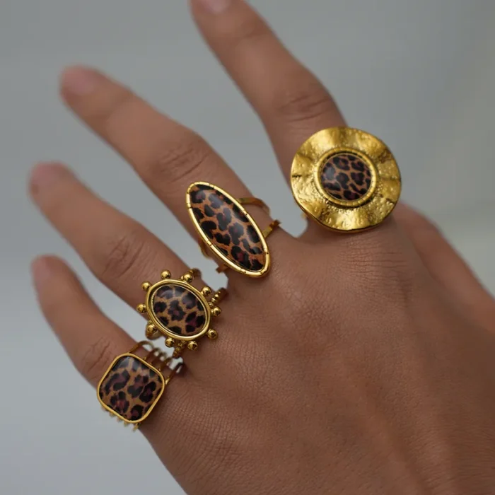 Δαχτυλίδι Ρυθμιζόμενο Δίσκος με Λεοπάρ Πέτρα - Χρυσό - Image 2