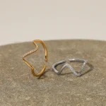 Δαχτυλίδι Ρυθμιζόμενο Thin Curve με Στρας - Χρυσό - Image 2