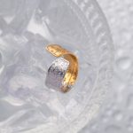 Δαχτυλίδι Ρυθμιζόμενο Electra Ανάγλυφο - Δίχρωμο