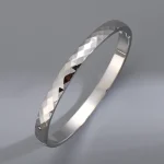 Βραχιόλι Σταθερό Ανάγλυφο Faceted - Ασημί