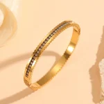 Βραχιόλι Σταθερό Claire με Στρας - Χρυσό