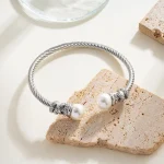 Βραχιόλι Open Πλεκτό με Πέρλες στα Τελειώματα - Ασημί