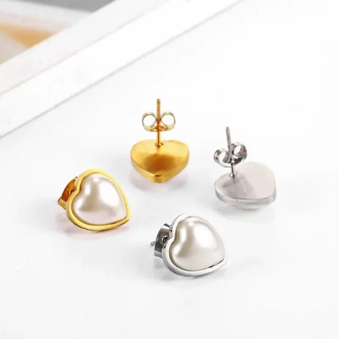 Σκουλαρίκια Κουμπωτά Καρδούλες Πέρλες - Χρυσό - Image 2