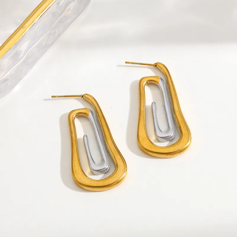 skoularikia-gunaikeia-kosmima-online-atsalina-dixrwma-xrisa-asimi (107) Σκουλαρίκια Κουμπωτά Maze - Δίχρωμο - Image 1