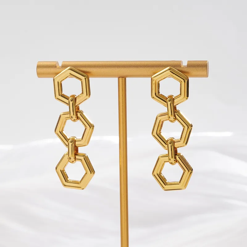 skoularikia-gunaikeia-kosmima-online-atsalina-dixrwma-xrisa-asimi (115) Σκουλαρίκια Κουμπωτά Polygon Chain - Χρυσό - Image 1