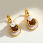 Σκουλαρίκια Κρεμαστά Δίχρωμες Πέτρες και Πέρλα - Χρυσό