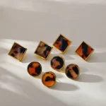 Σκουλαρίκια Κουμπωτά Square Tartarooga - Χρυσό - Image 2