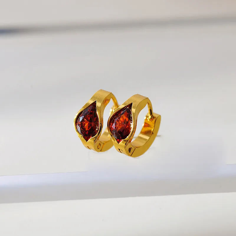 skoularikia-gunaikeia-kosmima-online-atsalina-dixrwma-xrisa-asimi (5) Σκουλαρίκια Κρικάκια με Κόκκινα Πετράδια - Χρυσό - Image 1