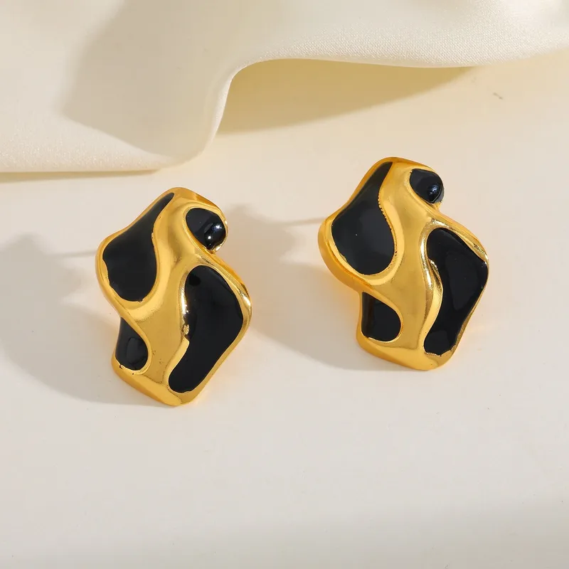 skoularikia-gunaikeia-kosmima-online-atsalina-dixrwma-xrisa-asimi (56) Σκουλαρίκια Κουμπωτά Black Dots - Χρυσό - Image 1