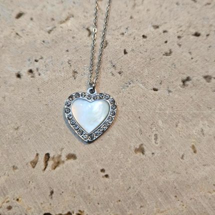 gunaikeio-kolie-atsalino-kardia-asimi-kosmima-online