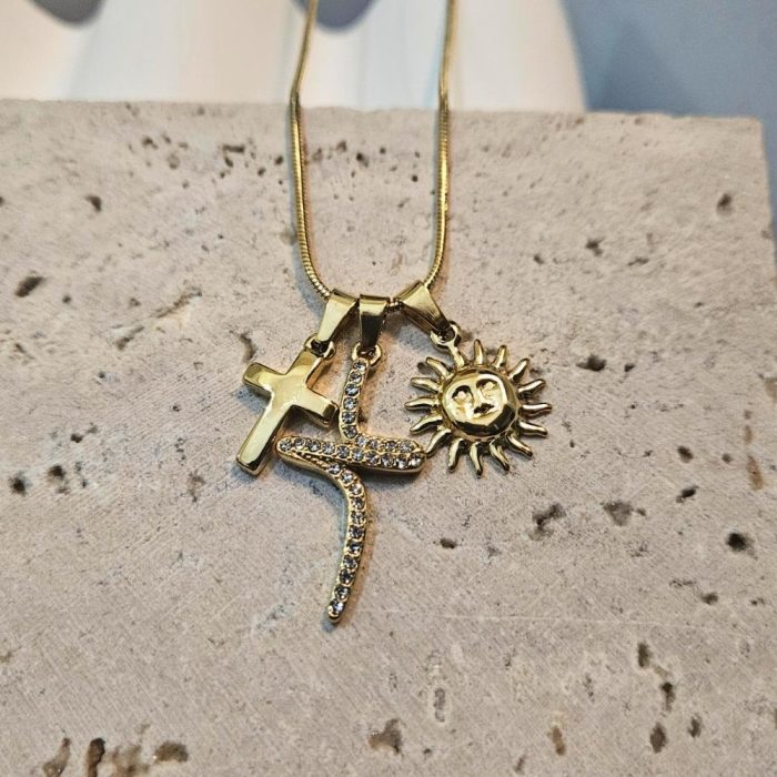 gunaikeio-kolie-atsalino-stavros-xriso-kosmima-online