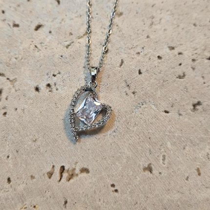 gunaikeio-kolie-atsalino-kardia-asimi-kosmima-online