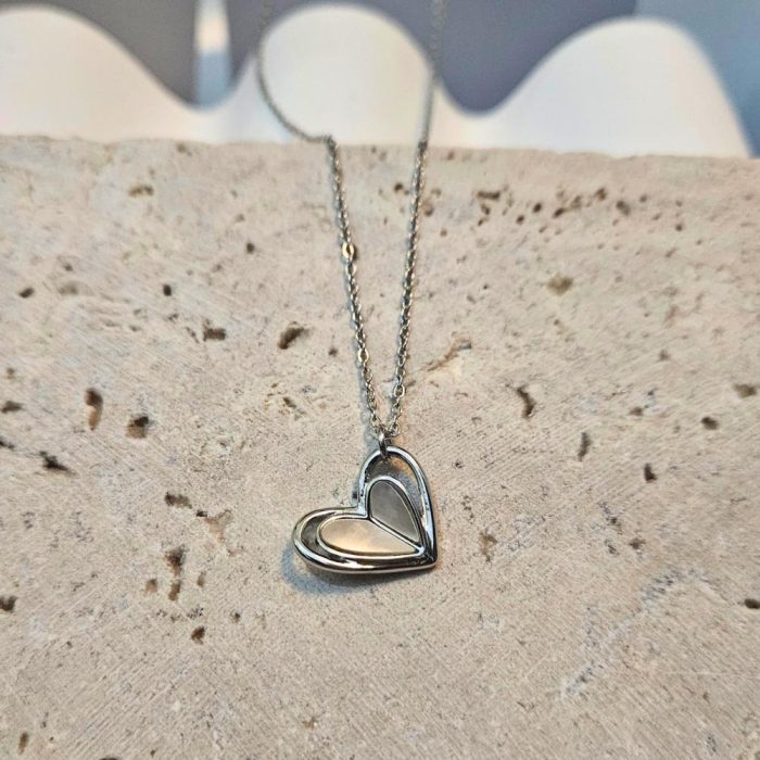 gunaikeio-kolie-atsalino-kardia-asimi-kosmima-online