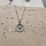 gunaikeio-kolie-atsalino-kardia-asimi-kosmima-online