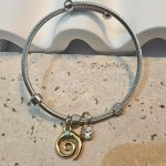 vraxioli-charms-ruthmizomeno-asimi-xriso-dixrwmo-atsali-kosmima-online