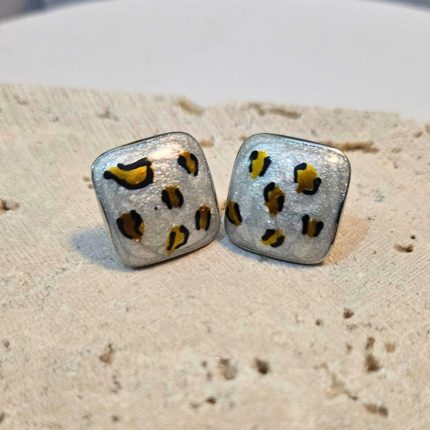 gunaikeia-skoularikia-atsali-asimi-kosmima-online